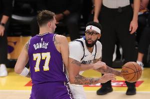 浓眉：我理解湖人拿我换东契奇 但我值得更多尊重