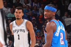 近1个月净效率前5：雷霆+16.9第1 马刺+13.5第2 活塞3黄蜂4老鹰5