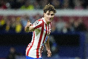 2017年迪马利亚以来,小蜘蛛成首位欧冠战巴萨任意球直接破门球员