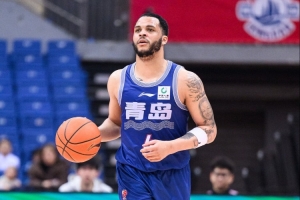 媒体人：刘维伟和韦瑟斯庞应把话说开 别把这情绪带到后面的比赛