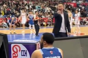 直播吧：刘维伟与韦瑟斯庞没太大问题 青岛队不存在不团结的事情