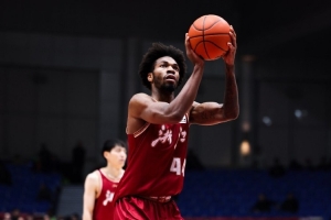 差距悬殊！浙江替补得分31-7领先江苏 江苏上半场替补得分挂零