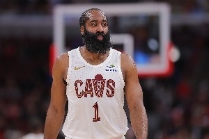 豪赌哈登让骑士已无路可退 若未达预期今夏将迎阵容&管理层大换血