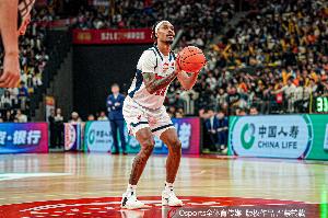 麦考尔：防守是场上五个人一起做的事 做起来可控&增加化学反应