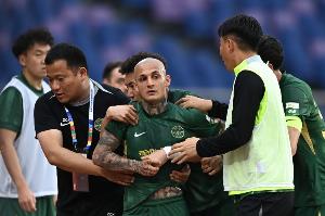 记者:被禁赛后的米特里策依然参加浙江队合练,但未随队前往客场