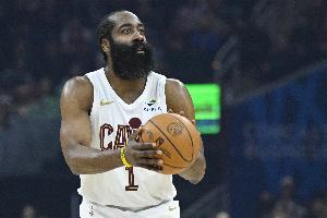 哈登:我训练很拼命但有些人看不到 17个赛季仍保持状态说明一切