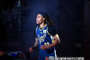 媒体人：广东应找大包大揽持球核心外援 而非让麦考尔&萨姆纳客串