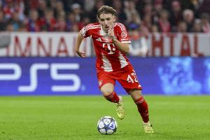 拜仁官方：卡尔右大腿后侧肌肉纤维撕裂，将暂时缺阵