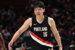 杨瀚森谈身体的进步：不能说脱胎换骨 但有明显变化 继续打磨强化