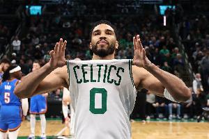 谢尔曼：塔图姆还是那个塔图姆 他今天在场上依旧沉着镇定