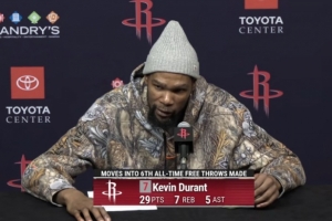 【完整版】杜兰特赛后:前场板仍是关键 进攻端要化繁为简