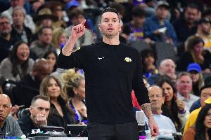 缺了首发后场？雷迪克：要化繁为简 整场比赛我们只用了3-4套战术