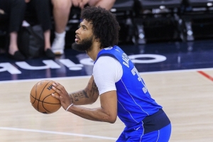 独行侠官方： 巴格利因左肩撞击伤提前退赛 本场比赛不会回归