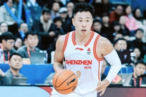 游刃有余！贺希宁14中9高效砍下24分5板4断 三分6中5