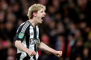 记者:拜仁接触25岁边锋戈登,后者因奥利塞成功案例也愿考虑加盟