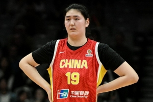 孙军：张子宇的身材条件非常好 身高是优势 她在国家队非常有作用