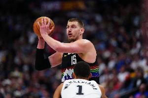 怎么选？掘金下场赢马刺即可锁定3号种子 约基奇差1场才能评奖