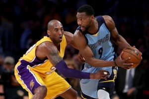 肯扬·马丁谈历史前5防守者:手套、科比、阿伦、自己、魔兽