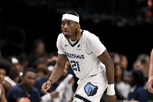 四双！马沙克打满全场13中6拿13分15板12助还有10失误 正负值-46