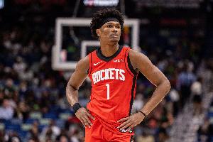 解说:阿门发挥确实不错但遭遇里程悲 火箭依旧是三分难产