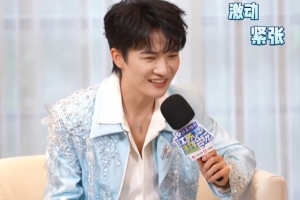 周深谈苏超献唱：激动紧张，期待现场氛围，希望给每位拼搏者鼓励