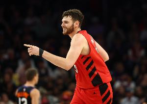 内线支柱！克林根12中6拿下18分13篮板2助攻2盖帽