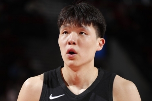 徐静雨:杨瀚森新秀季有点拉 休赛期得练 别总玩 一旦荒废就凉了