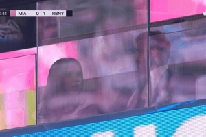 老板夫妇督战！贝克汉姆和维多利亚现场观看迈阿密比赛