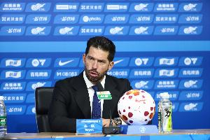 足球报：三镇连场诡异且轻易的失球让球队崩盘，保级警报拉响