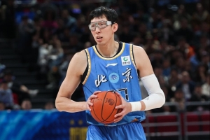 乏善可陈！周琦被王哲林压制 全队7中5拿12分8板