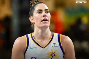 Shams：凯尔希·普拉姆一年99万9999美元降薪续约洛杉矶火花