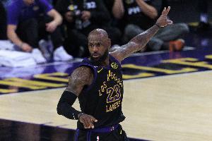 湖人常规赛收官迎战爵士:詹姆斯因伤病管理出战成疑