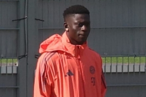 18岁巴拉·恩迪亚耶最高速度超过36km/h，打破拜仁青训基地纪录