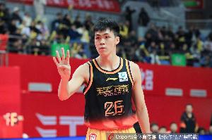 状态全无!庞峥麟半场7中0一分未得 三分4中0&正负值-11