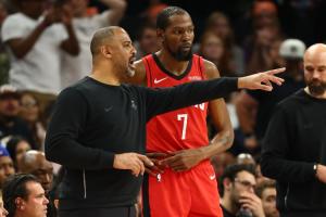 上季西2&本季西5！火箭本赛季52胜30负持平上赛季 但排名差了3名