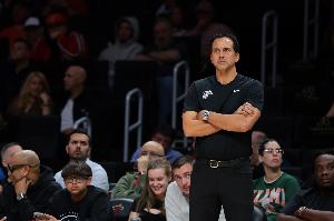 热火本赛季12次单场得分140+ NBA历史首队！