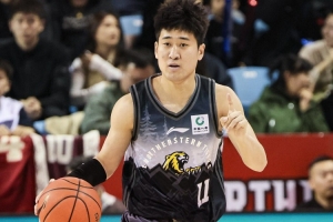 一点手感都没有！姜伟泽半场出战15分钟 5中0&罚球3中1仅拿1分