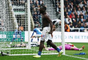 英超声援桑德兰前锋布罗比：我们与桑德兰同在，强烈谴责种族主义