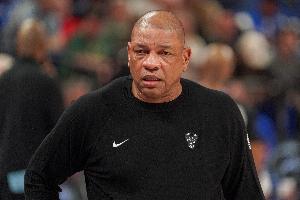 不许白拿钱？Shams：雄鹿与老里商讨转任球队顾问！