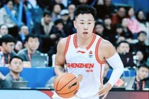 大将之风！贺希宁23中15高效砍下全队最高33分 正负值+18