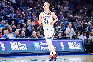 有亮点有不足！托皮奇16中8贡献18分4板14助 5次失误&3罚0中辣眼