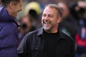 TA：巴萨今夏不会进行海外季前巡回赛，届时可能在英国训练和比赛