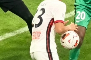 媒体人谈廖力生进球：如果不是手球改变方向，怎么可能进球？