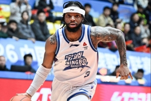 媒体人:宁波高度依赖外援处理关键球 最终被广东利用关键球击败