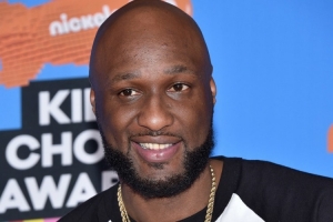 奥多姆:新秀合同3年1200万 我很激动 若我妈在世想给她买房子