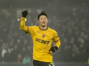 韩媒:若狼队降级黄喜灿或选择离队,今夏转会费或达1000万镑