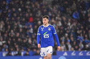 队报:蓝军外租白堡的20岁中卫安塞尔米诺腿筋受伤,预计赛季报销