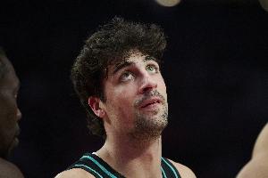 开拓者逆转太阳荡气回肠的大翻盘 杨瀚森新秀赛季就闯进季后赛