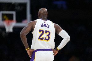 Skip：詹姆斯！你这辈子最接近GOAT的方式 就是买只山羊养在后院