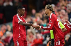 不容易!维尔茨、埃基蒂克和伊萨克本赛季第二次联袂首发